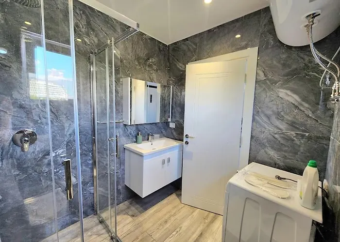 Center Penthouse Oasis Apartment *