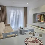Center Penthouse Oasis *