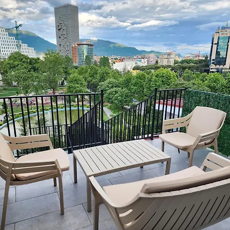 Apartman Center Penthouse Oasis *