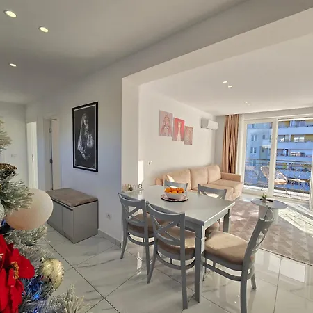 Center Penthouse Oasis טיראנה