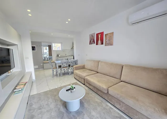 Center Penthouse Oasis Tirana